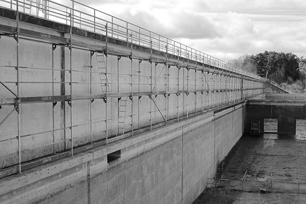 Gerüst in der Schleuse Hilpoltstein